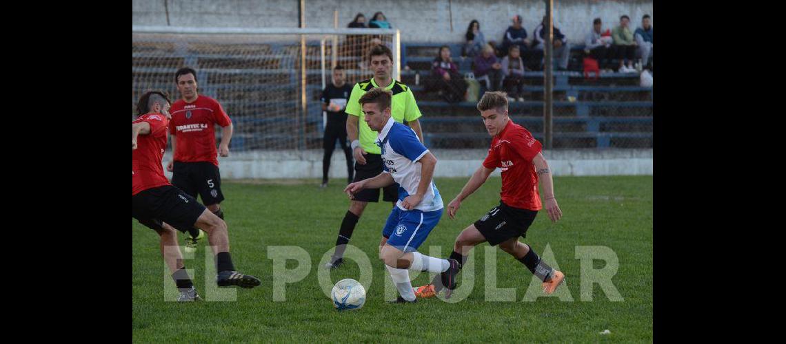 Estudiantes lo empatoacute en el final