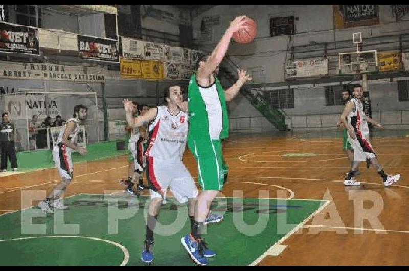 Independiente de Tandil se impuso anoche en el Gimnasio Juan Manolio 