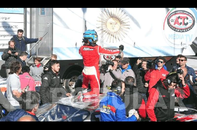 Inolvidable Diego Ciantini celebra su primera victoria en el TC Mouras El de Balcarce entrÃ³ al Grupo de los Doce 