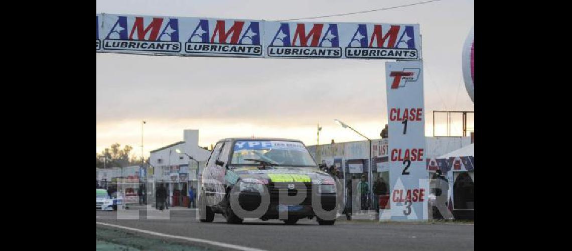 Lucas Barbalarga tiene un auto competitivo 