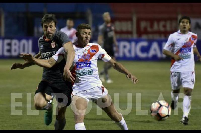 El equipo platense se hizo fuerte en territorio boliviano 