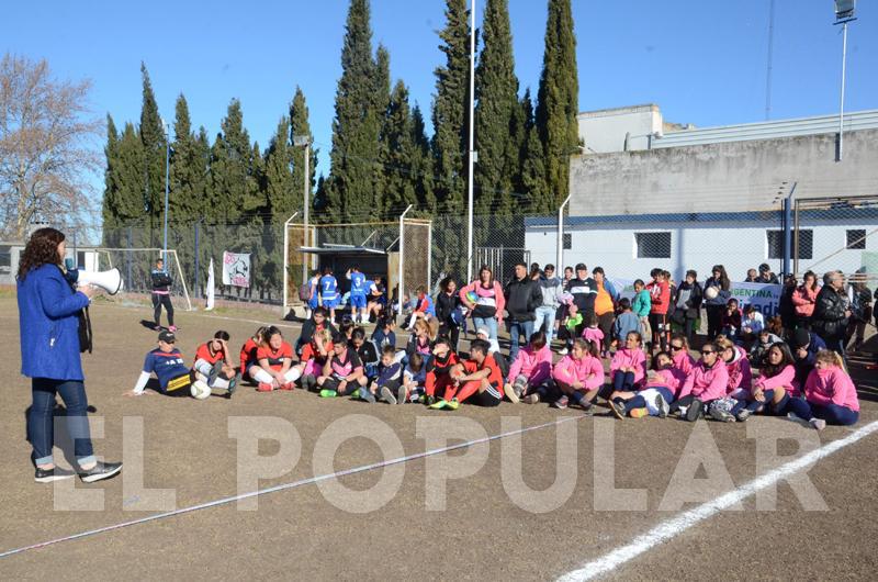 Nuevo torneo de fuacutetbol femenino organizado por Olavarriacutea Despierta