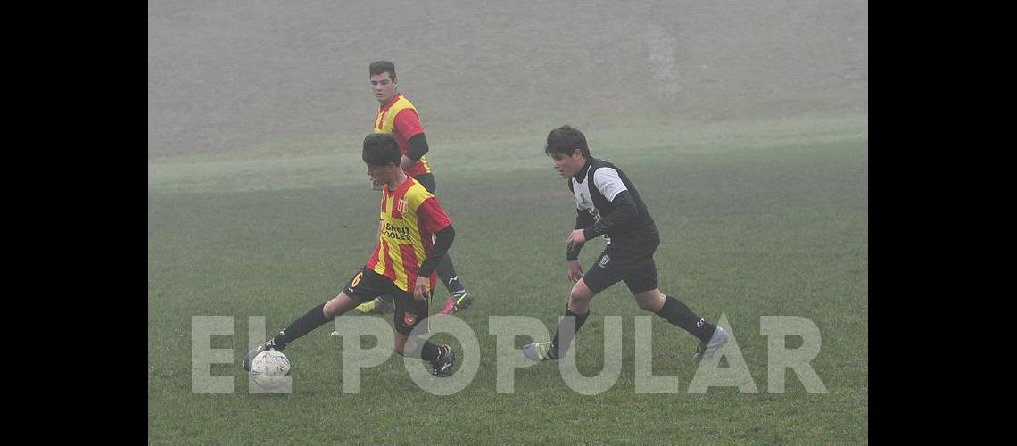 La niebla no opacoacute el fuacutetbol