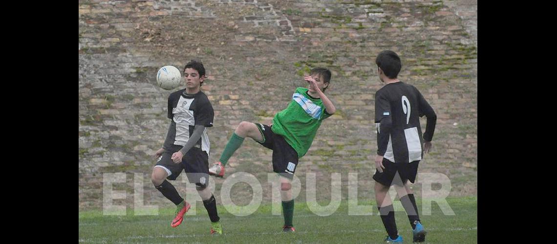 La niebla no opacoacute el fuacutetbol