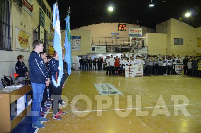 El acto de apertura se realizÃ³ anoche en el Gimnasio Amadeo Bellingeri de El FortÃ­n 