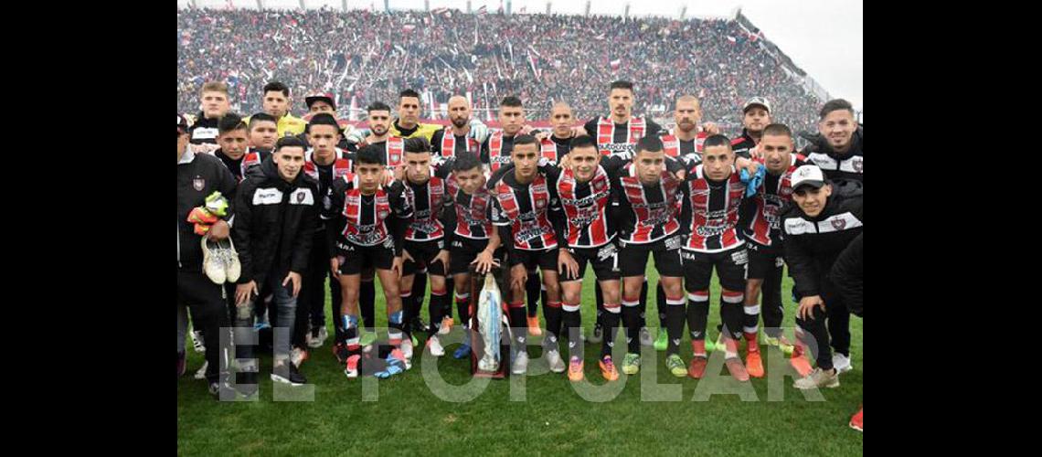 Chacarita retornoacute a Primera Divisioacuten despueacutes de siete antildeos