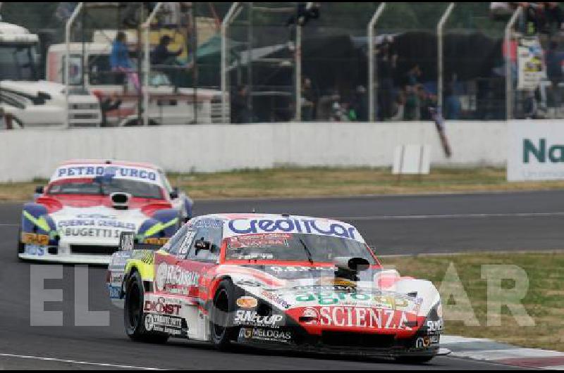 NicolÃ�s Pezzucchi ganÃ³ en ParanÃ� en el TC Pista con la Dodge del UR Racing Ahora lo espera la 8Âª fecha en la telonera y ser parte de la Carrera del Siglo como invitado del GurÃ­ MartÃ­nez 