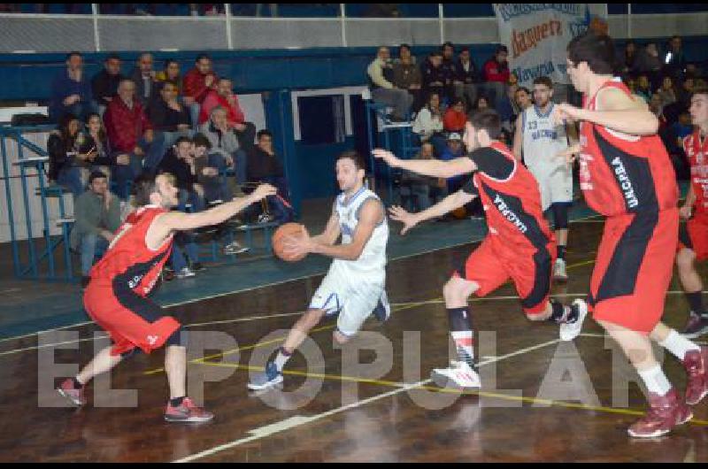 El base de Racing A Club Gianluca Nolasco anotÃ³ anoche 13 puntos ante Independiente 