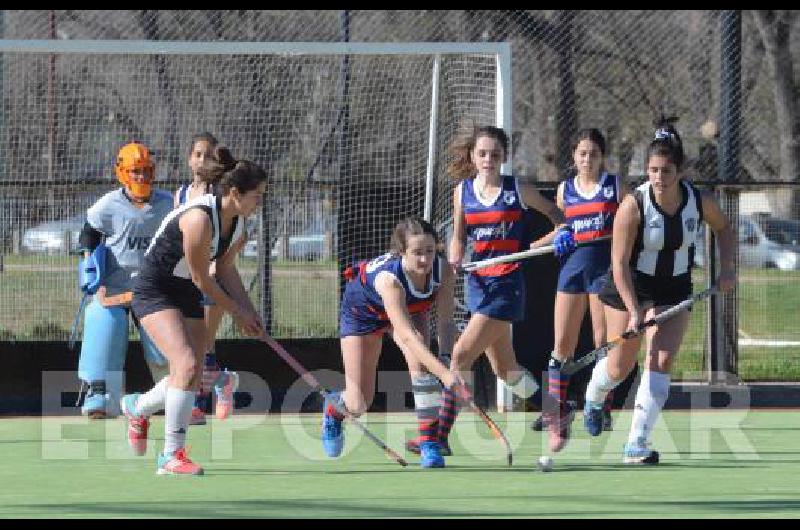 Las chicas albinegras jugaron ayer de locales 