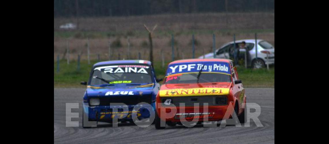 El duelo de la quinta fecha de la Monomarca en el AMCO- Francisco Traina y Santiago Tambucci El de Sierras Bayas saliÃ³ airoso de un toque con el de Azul para ganar de nuevo 