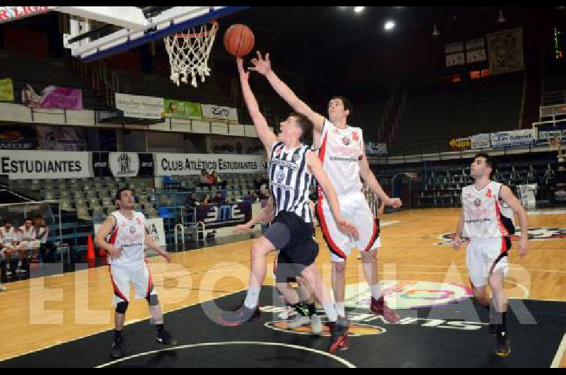 Estudiantes e Independiente de Tandil ofrecieron un buen partido en el Maxigimnasio 