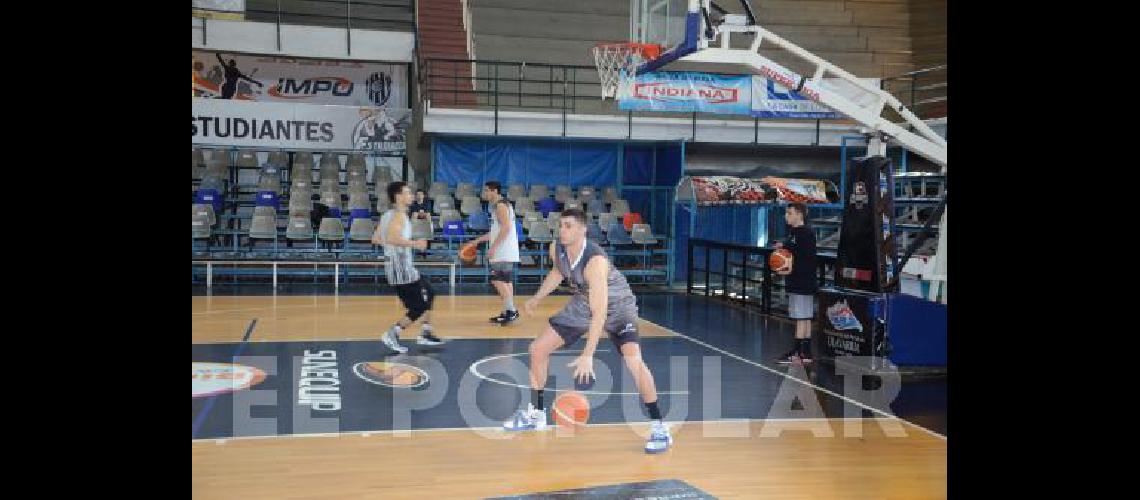 El Albinegro trabaja diariamente en el Maxigimnasio para buscar la mejor forma de cara al certamen 