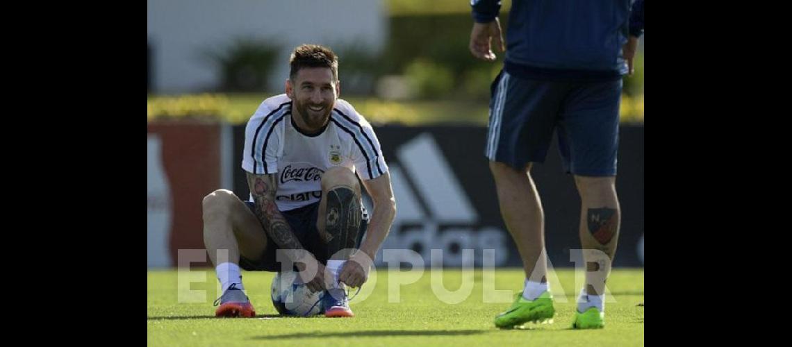 Sampaoli apostariacutea por Icardi Messi y Dybala