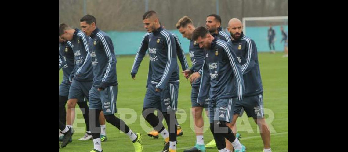 La selecciÃ³n argentina con Lionel Messi a la cabeza buscarÃ una victoria en territorio uruguayo 