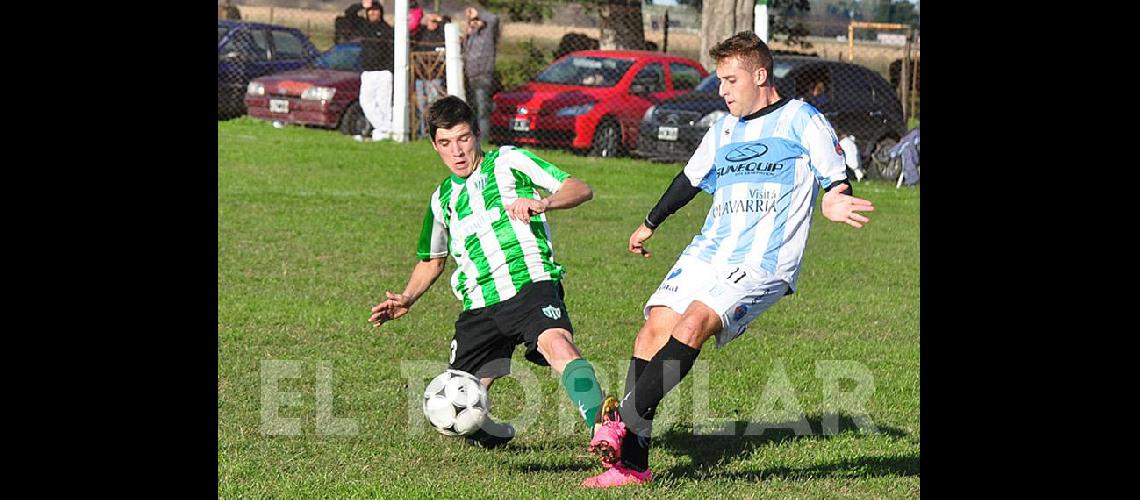 Incertidumbre en el fuacutetbol local por falta de efectivos policiales