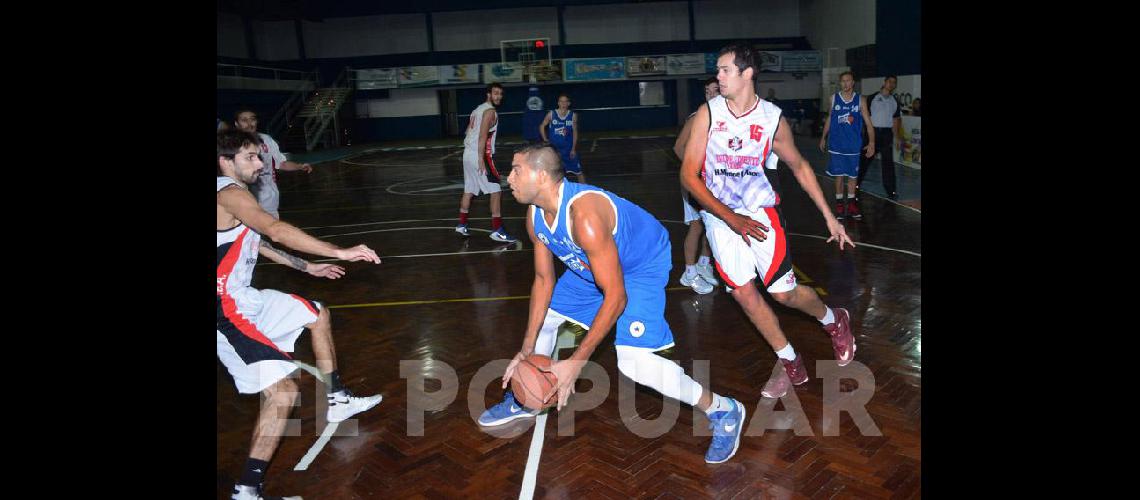 Racing arranca el TPC de visitante ante Estrella