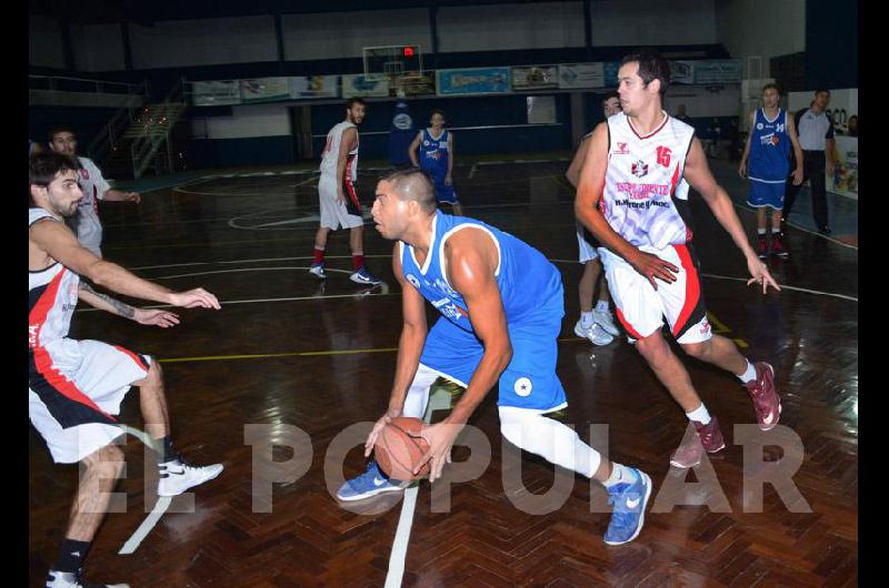 Racing arranca el TPC de visitante ante Estrella