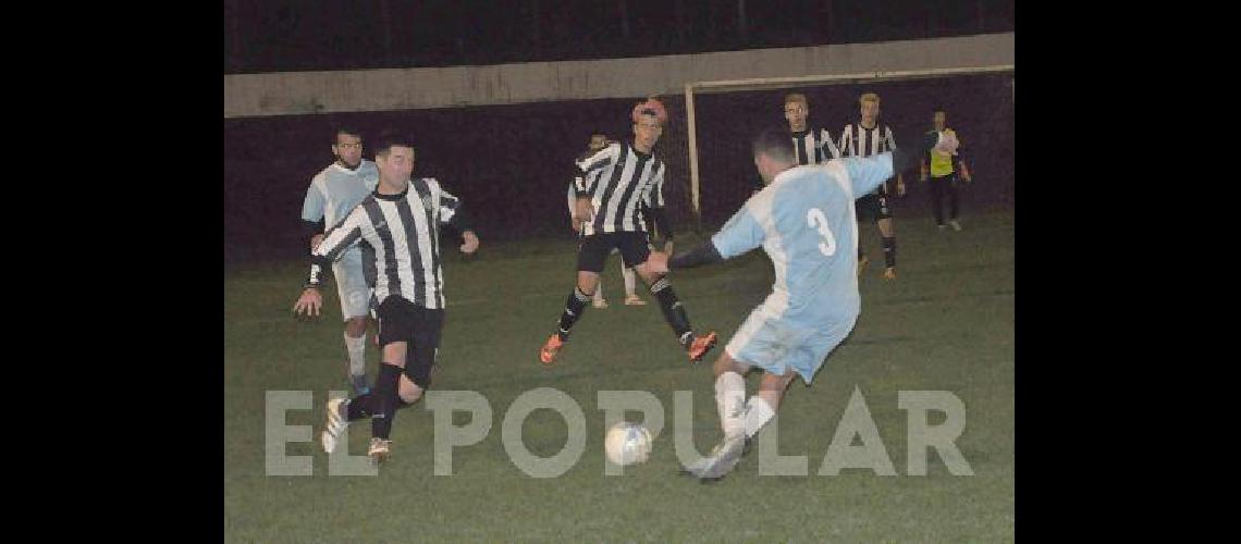 Estudiantes venciÃ³ 1-0 a Loma Negra para seguir en el primer puesto del torneo 