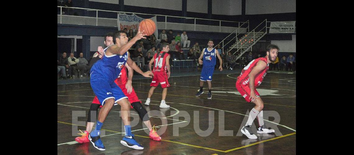 En la uacuteltima pelota Racing superoacute a Independiente de Tandil