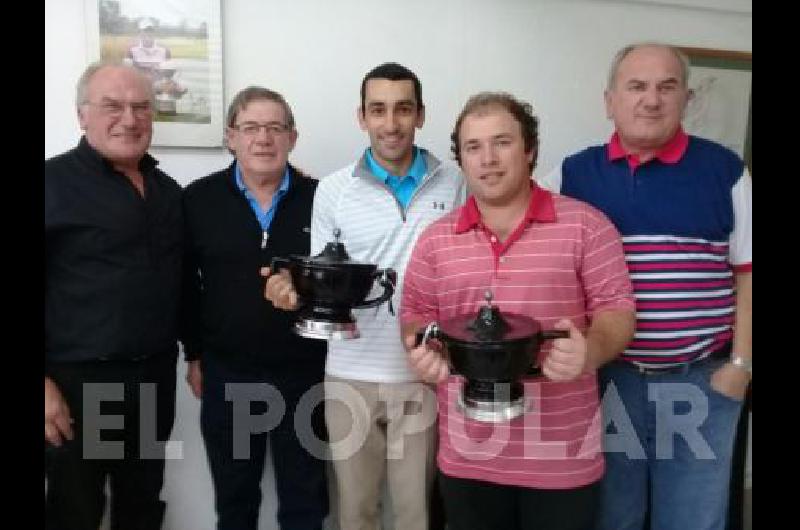 Le entregaron el premio a los ganadores Walter SaÃºl y Aldo Gelso 