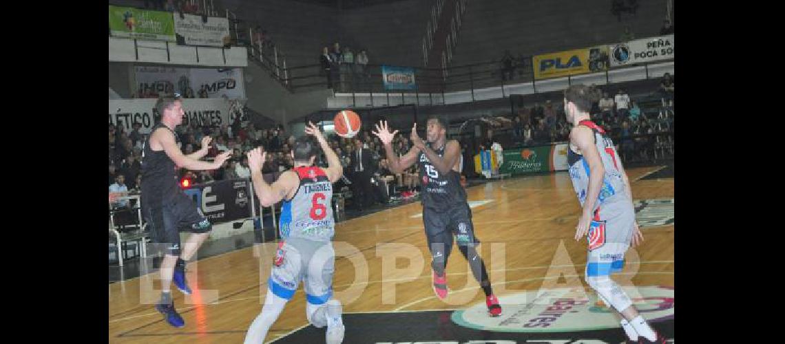 El equipo estudiantil sumÃ³ anoche ante Deportivo Viedma su primer triunfo en La Liga Argentina 2017 - 2018 