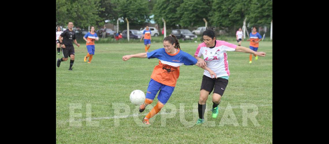 Las chicas jugaron en Ferroviario