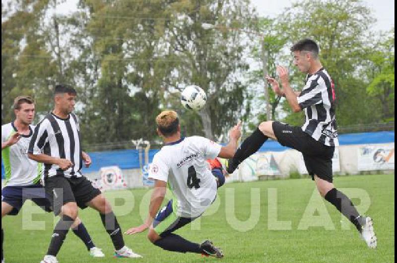 Estudiantes ganÃ³ como visitante ante Embajadores y se asegurÃ³ un lugar en la final del torneo 