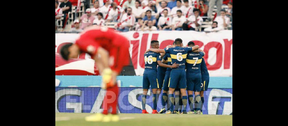 Boca le ganoacute a River y es liacuteder absoluto