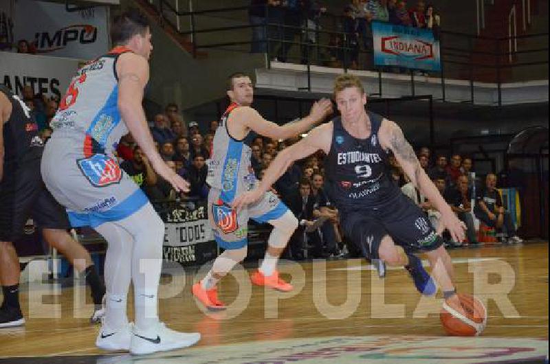 El equipo estudiantil de Alvaro CastiÃ±eira y Deportivo Viedma estarÃn esta noche otra vez frente a frente 