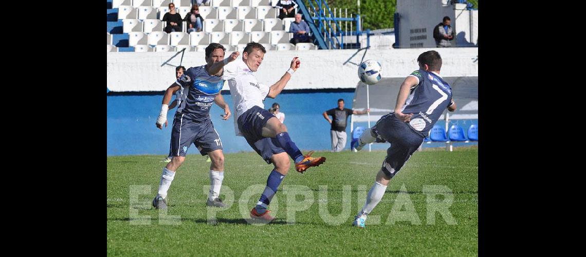 Racing deberaacute ganar para seguir en zona de clasificacioacuten