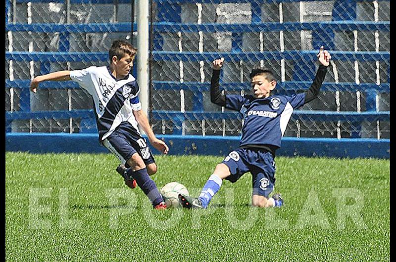 Jugadores olavarrienses realizaraacuten una prueba en Sarmiento