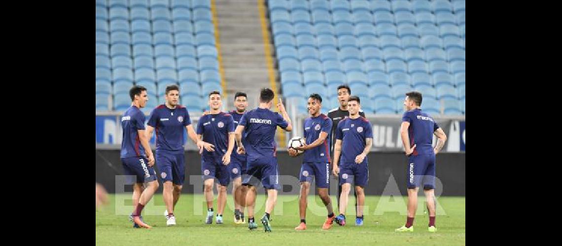 LanÃºs se entrenÃ³ en Brasil El partido se pone en marcha a las 2045 