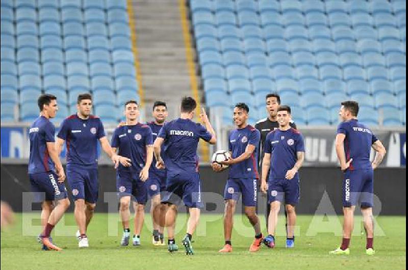 LanÃºs se entrenÃ³ en Brasil El partido se pone en marcha a las 2045 