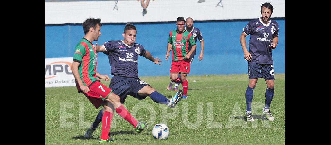 Racing ganoacute y sacoacute la primera ventaja de la serie