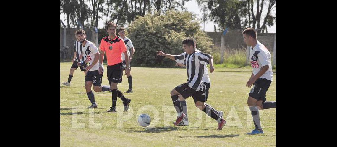 Sierra Chica y Estudiantes empataron 1 a 1 El punto lo deja mÃs cerca al bataraz de la final 