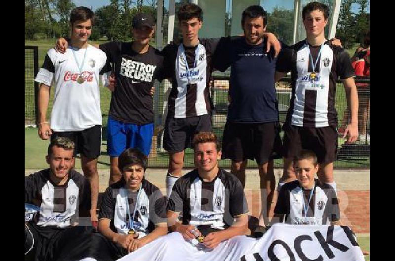 El equipo de Sub 18 caballeros fue campeÃ³n del torneo Oficial de la FTH 