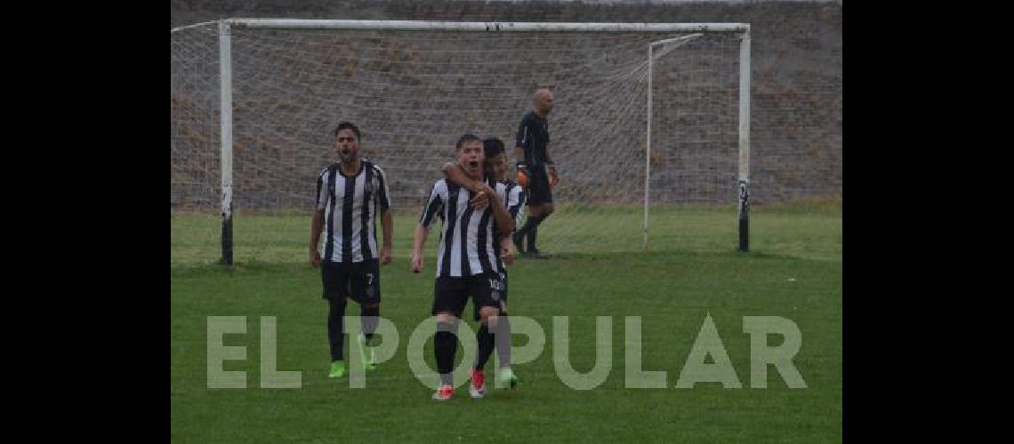 Pablo Mujica de penal marcÃ³ la primera diferencia en el Parque Carlos Guerrero 