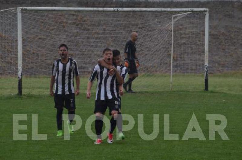 Pablo Mujica de penal marcÃ³ la primera diferencia en el Parque Carlos Guerrero 