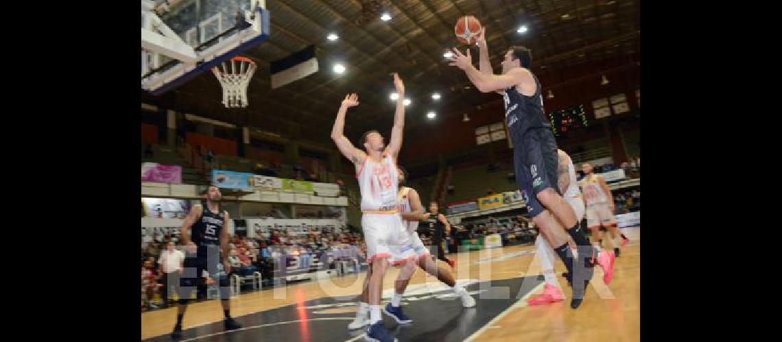 Santiago Arese fue determinante en el equipo Bataraz que volviÃ³ el martes al triunfo en el Maxigimnasio por La Liga Argentina 