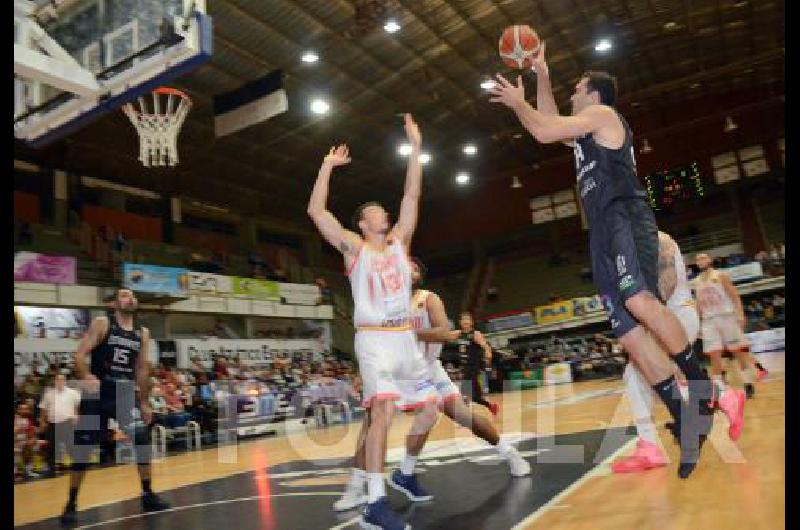 Santiago Arese fue determinante en el equipo Bataraz que volviÃ³ el martes al triunfo en el Maxigimnasio por La Liga Argentina 