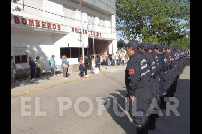 La ceremonia se desarrollÃ³ en las puertas de la instituciÃ³n Hoy se realizarÃ� una cena de camaraderÃ­a 