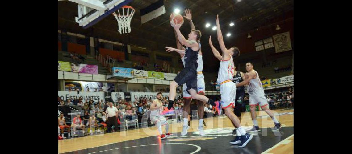 El equipo Bataraz volverÃ a jugar hoy en el Maxigimnasio por La Liga Argentina El martes le ganÃ³ a Centro EspaÃ±ol de Plottier 