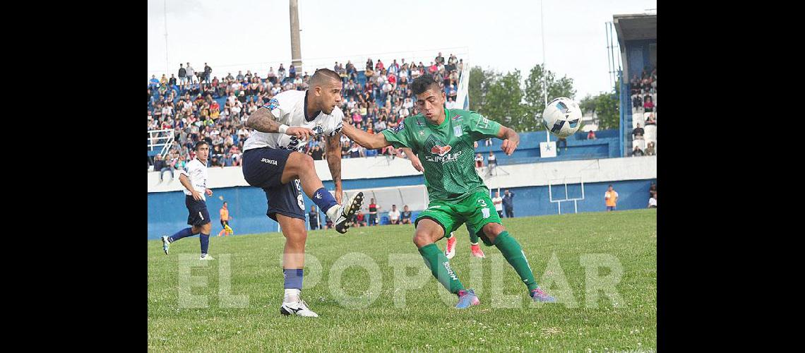 Ferro y Racing ultimando detalles para el partido del lunes