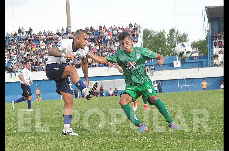 Ferro y Racing ultimando detalles para el partido del lunes