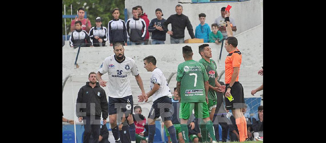 Fernando Marcos seraacute el aacuterbitro del partido de ida