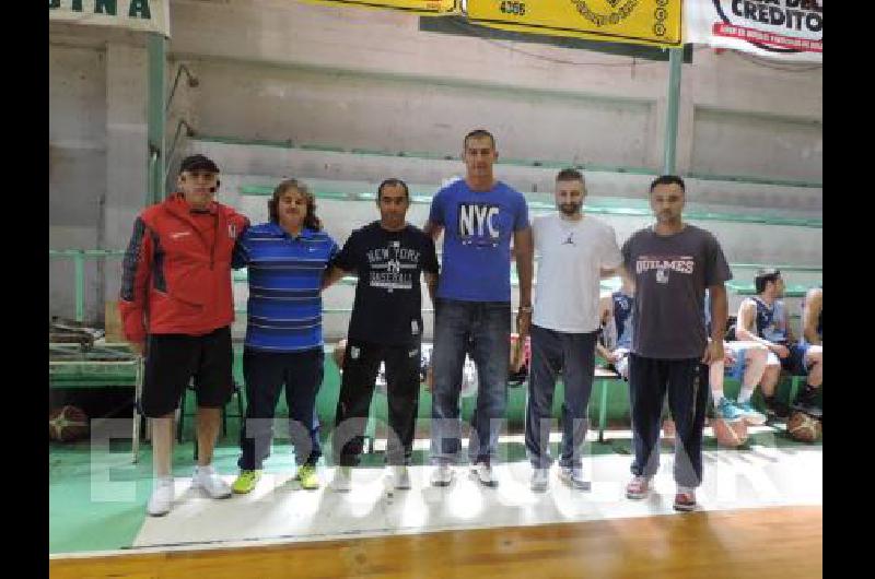 HÃ©ctor Burghini con Miguel Chami (presidente FBPBA) y Luciano Yaman (comisionado FIBA de Ãrbitros) 