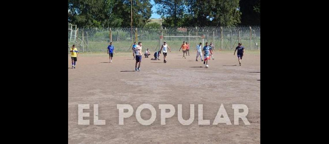 Hubo fuacutetbol en la Unidad 38