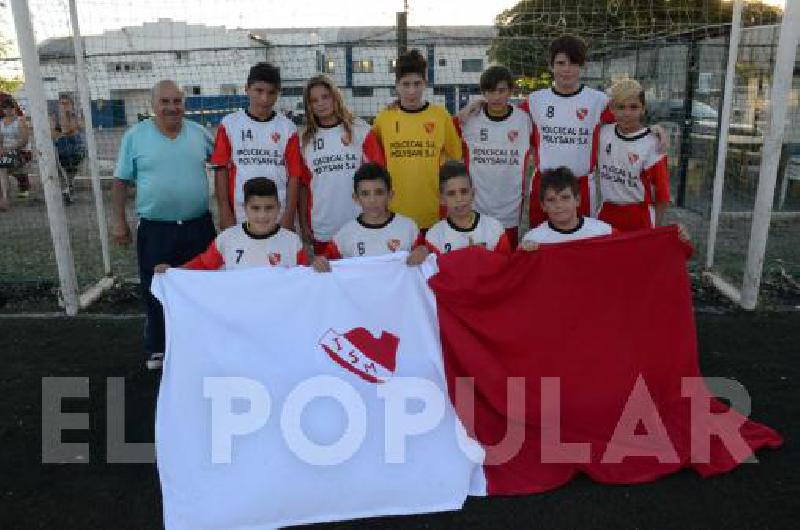 Los chicos ya estÃn listos Ayer se entrenador en la cancha auxiliar de El FortÃ­n 