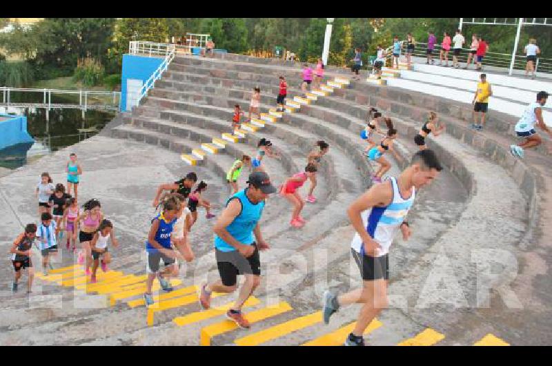 La actividad se realiza a la tarde en el anfiteatro y zonas del complejo 