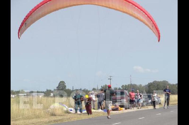 Hoy finalizarÃ� la Semana del Cross el tradicional encuentro de parapentes en La Madrid 